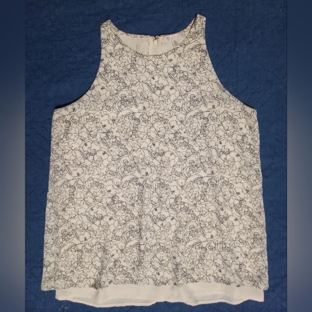 5 for $25 with 5 for $25 items only. Small peach and black LILA ROSE blouse